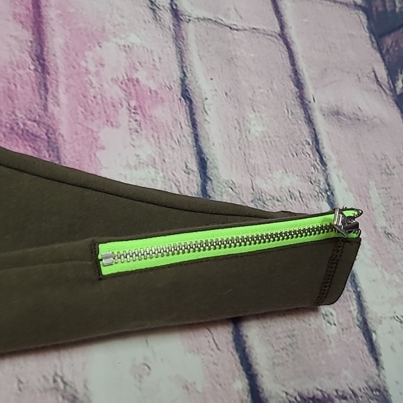 HOLLISTER BROWN KNIT LEGGINGS WITH NEON CONTRAST ZIPPER ANKLES MEDIUM - Picture 6 of 10